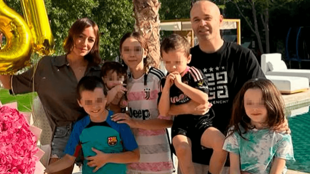 Hijos Robe Iniesta ¿Cuántos hijos tiene Iniesta?, conoce aquí a la familia del legendario ...