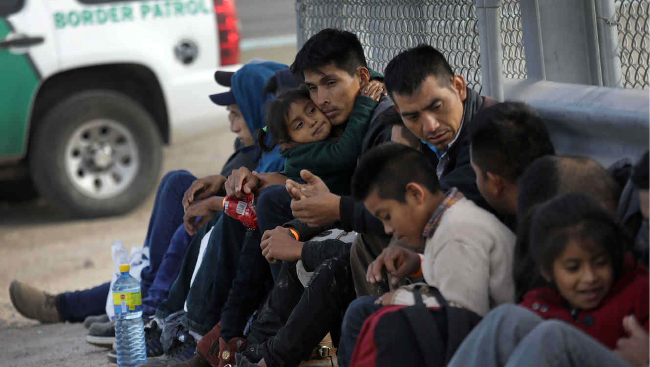 Hondureño es el primer enviado a un tercer país seguro tras acuerdo con Estados Unidos Imagen de Hondureño es el primer enviado a un tercer país seguro tras acuerdo con Estados Unidos