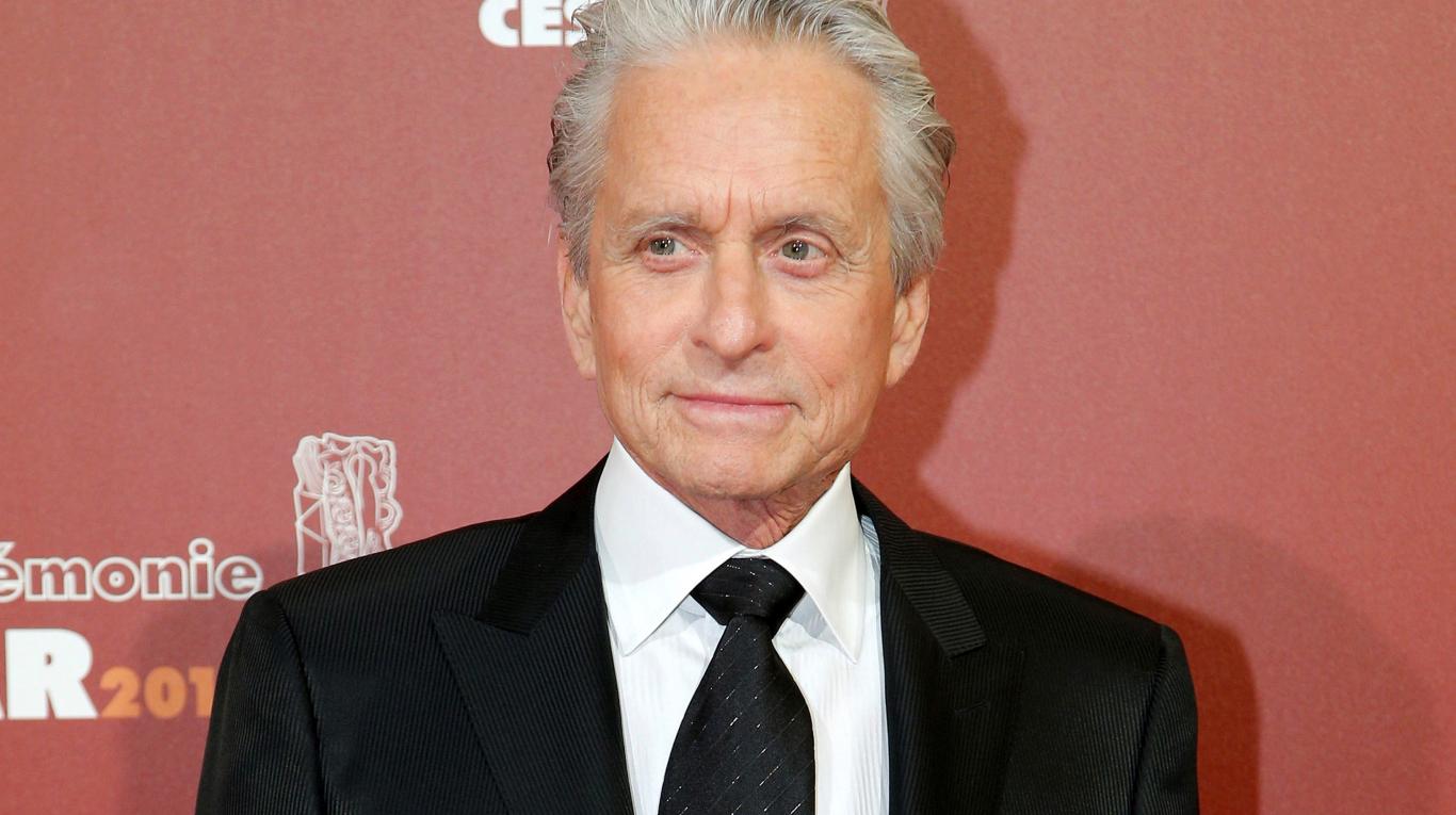 Imagen de Michael Douglas visita Roatán y lo presume a sus fans