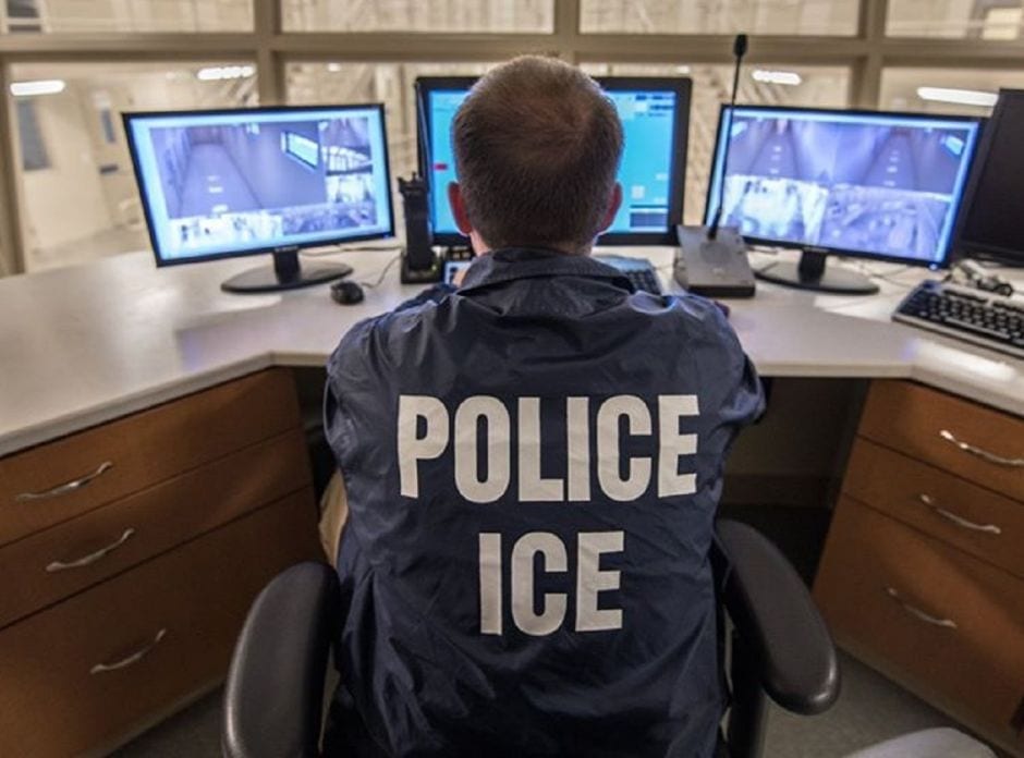 Imagen de Demandan a ICE por uso de tecnología espía