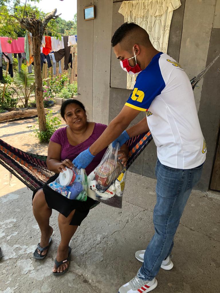 Los beneficiados agradecieron la acción de los barritas. 