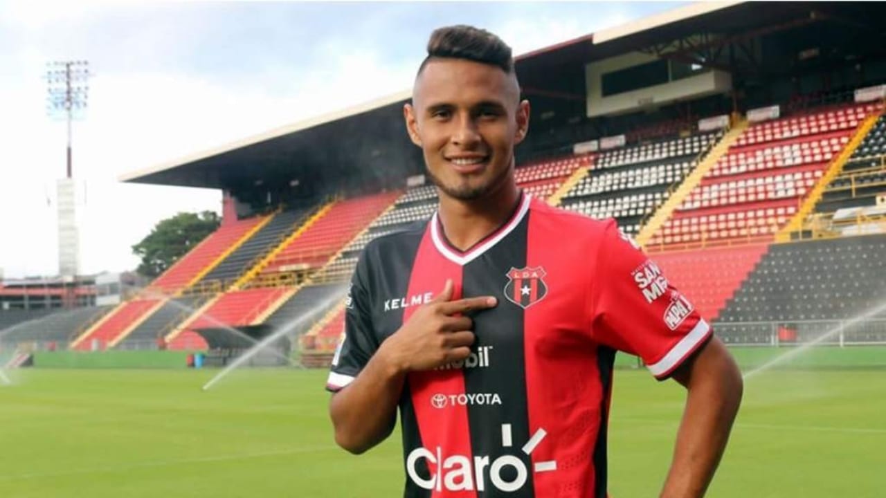Imagen de Alex López revela las estrictas medidas que se están tomando en el regreso de los entrenamientos en Costa Rica