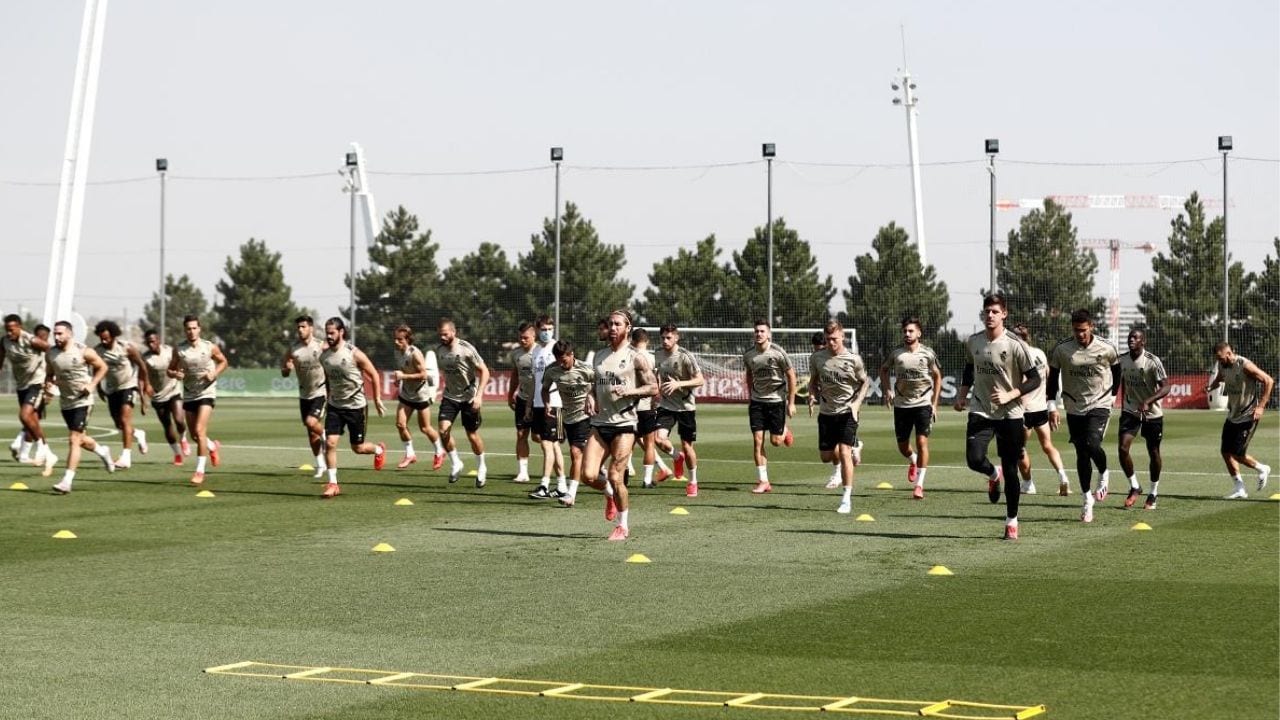 Imagen de Real Madrid confirma su convocatoria frente al Manchester City y deja fuera a James Rodríguez y Gareth Bale