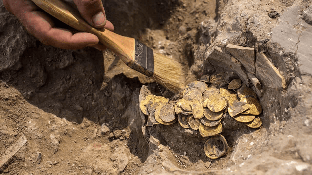 Encuentran tesoro con cientos de monedas de oro en Israel Imagen de Encuentran tesoro con cientos de monedas de oro en Israel