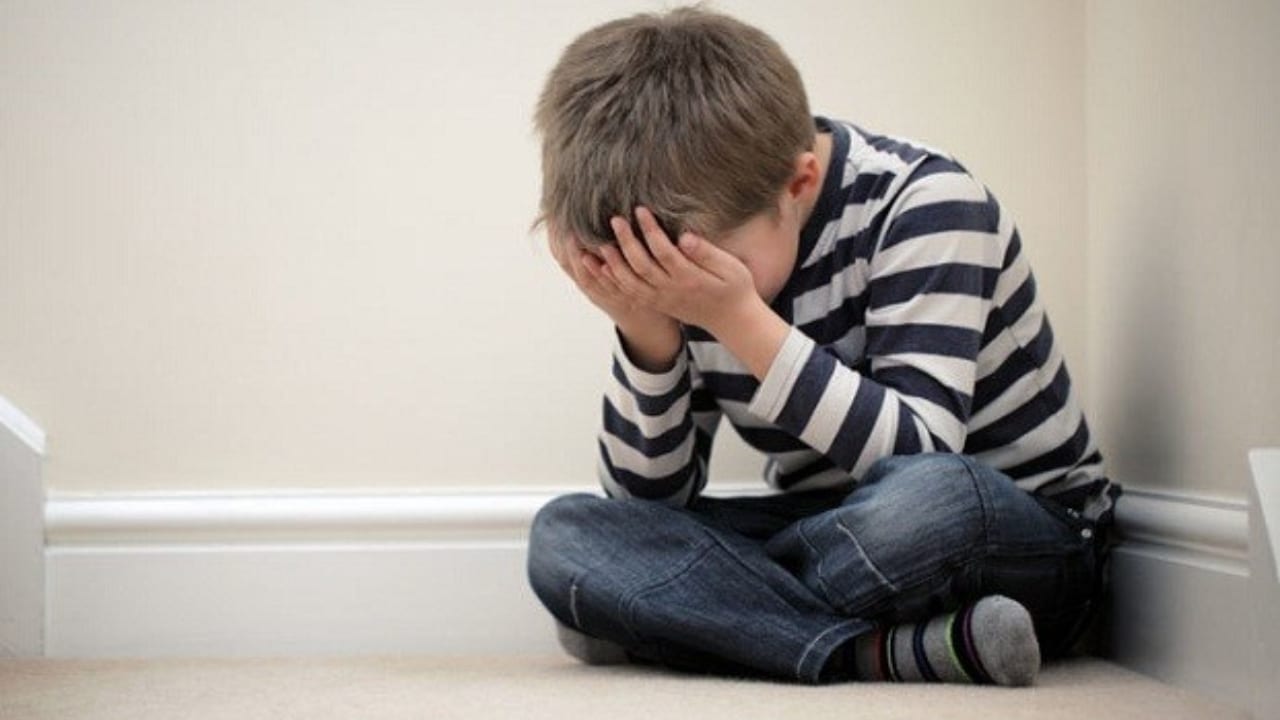 Madre obliga a su hijo de 7 años a comerse las heces de su hermana menor como castigo Imagen de Madre obliga a su hijo de 7 años a comerse las heces de su hermana menor como castigo