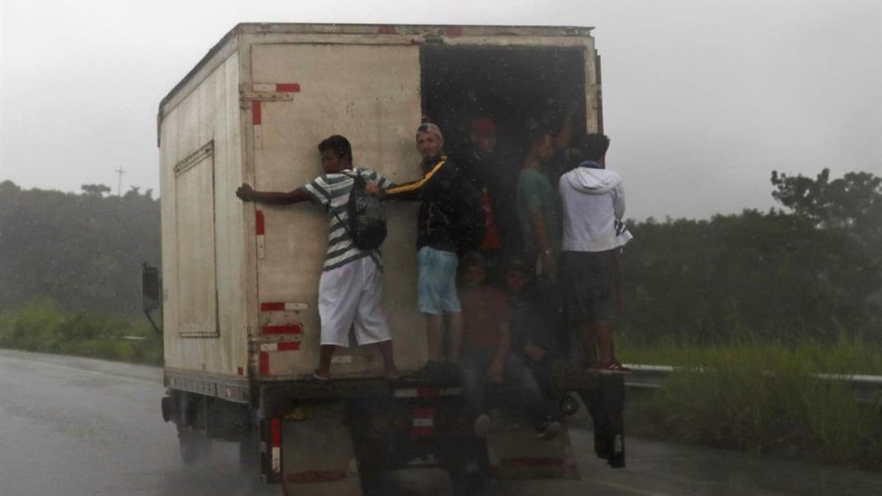 Vacío encuentran camión en el que viajaban migrantes 'asfixiados' en Texas, Estados Unidos Imagen de Vacío encuentran camión en el que viajaban migrantes 'asfixiados' en Texas, Estados Unidos