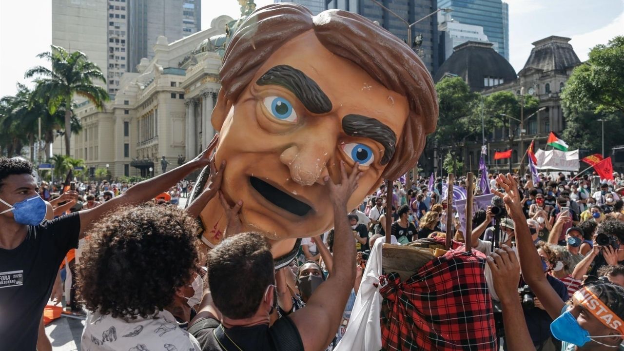 Imagen de Brasil se levanta contra Bolsonaro con marchas en todo el país pese a covid