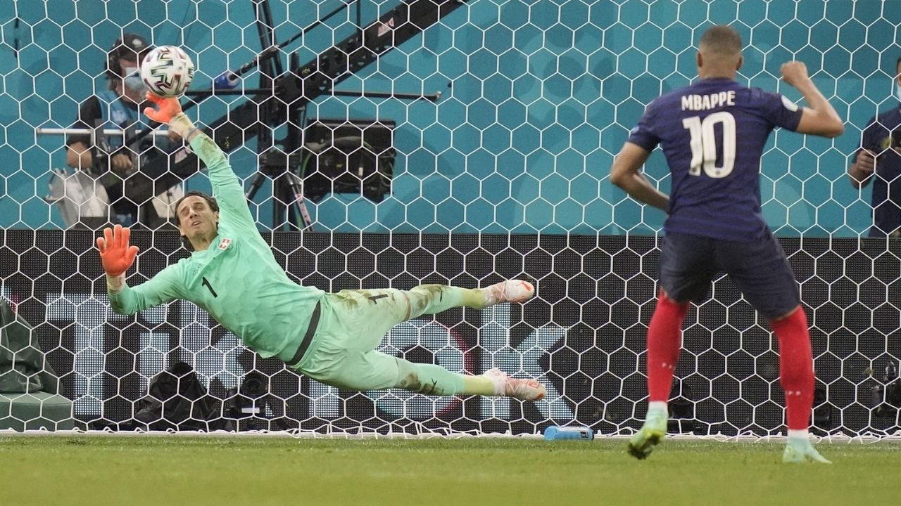 Imagen de Francia dice adiós a la Euro con un erro de Mbappé en penales frente a Suiza