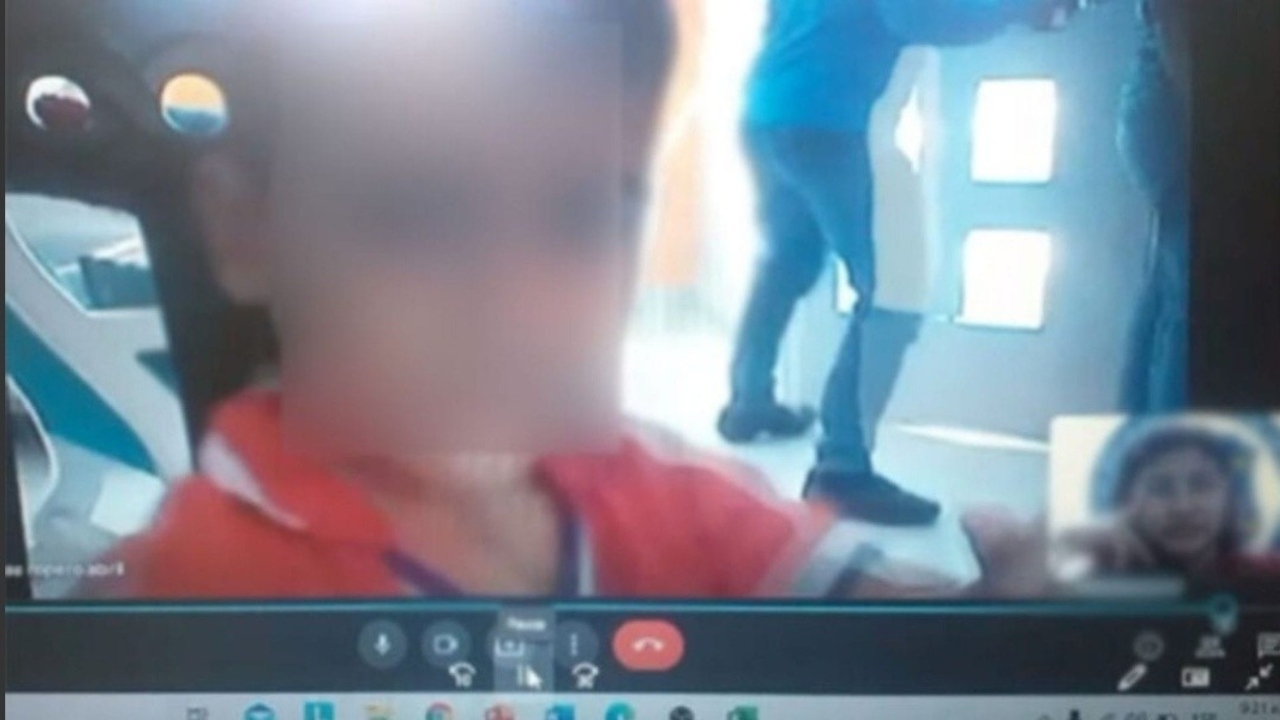 Ladrón asaltó una vivienda cuando un niño estaba en plena clase virtual; el momento quedó en vídeo Imagen de Ladrón asaltó una vivienda cuando un niño estaba en plena clase virtual; el momento quedó en vídeo