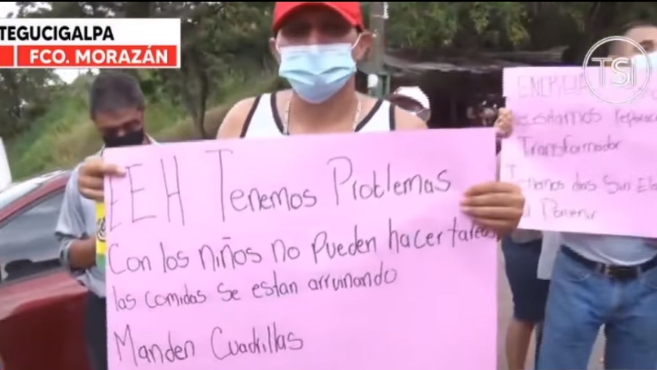 Los habitantes de la colonia El Porvenir, en Tegucigalpa, protestaron ...