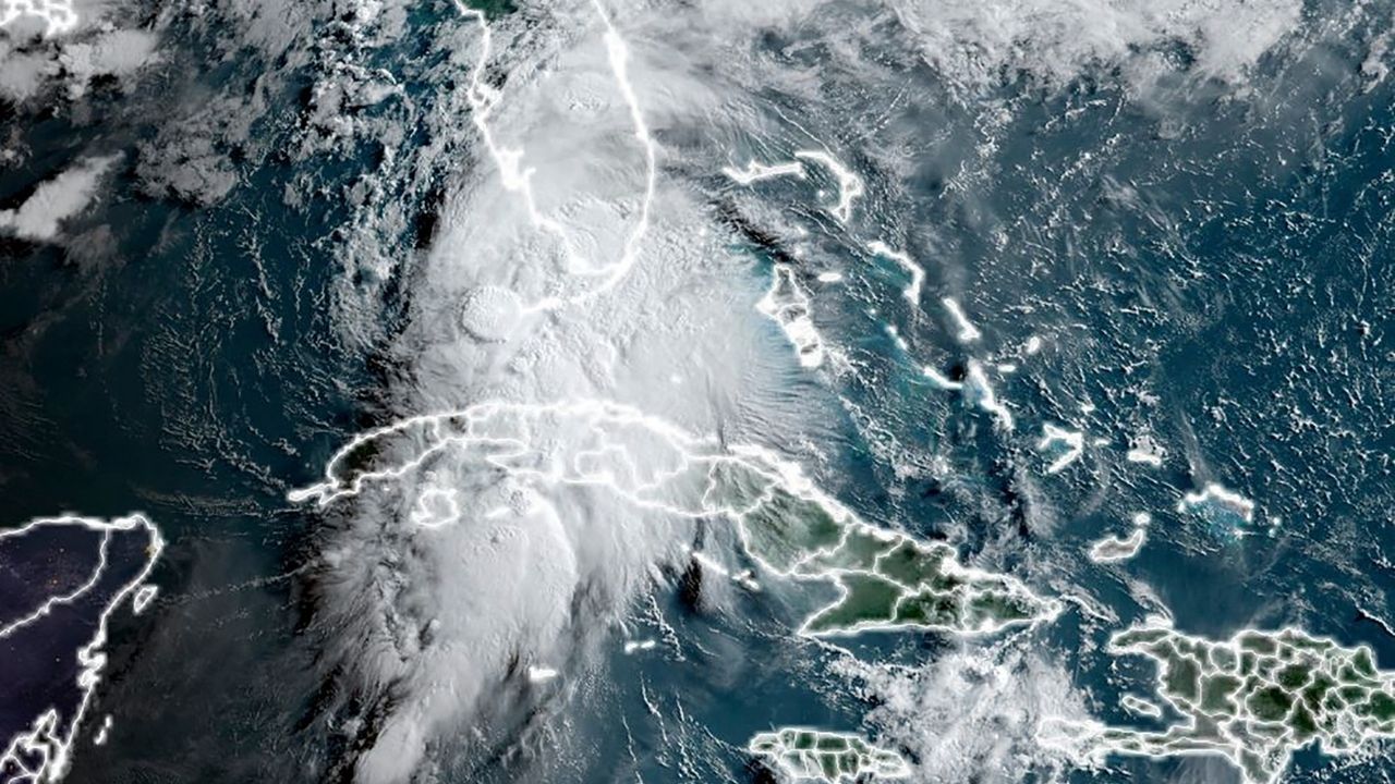 Tormenta Elsa avanza hacia Florida tras pasar por Cuba sin dejar grandes daños Imagen de Tormenta Elsa avanza hacia Florida tras pasar por Cuba sin dejar grandes daños