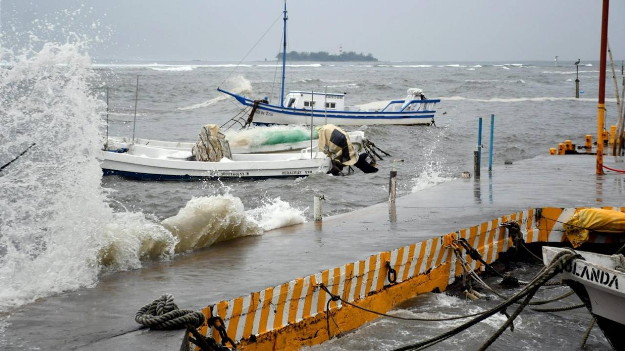 Huracán Grace se aproxima con fuerza a costas del estado mexicano de Veracruz Imagen de Huracán Grace se aproxima con fuerza a costas del estado mexicano de Veracruz