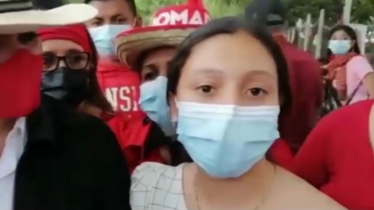 Imagen de ¡Video! Niña hondureña muestra sus dotes de reportera tras entrevistar a Xiomara Castro
