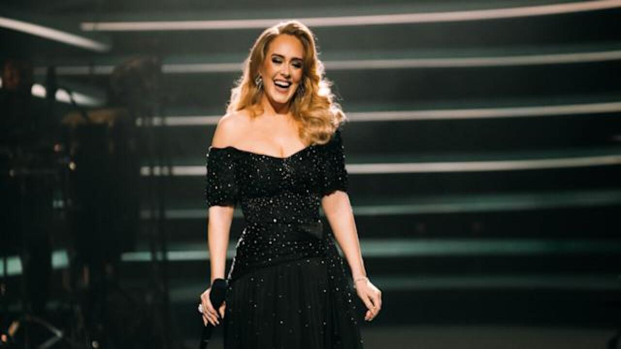 Imagen de Adele conmueve al público en concierto tras reencontrase con su maestra de primaria