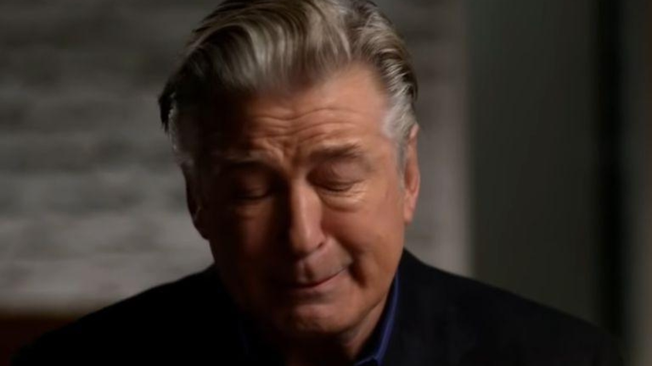 Imagen de ‘Yo no apreté el gatillo’: Alec Baldwin se descontrola en una entrevista y cuenta lo ocurrido el set de 'Rust'