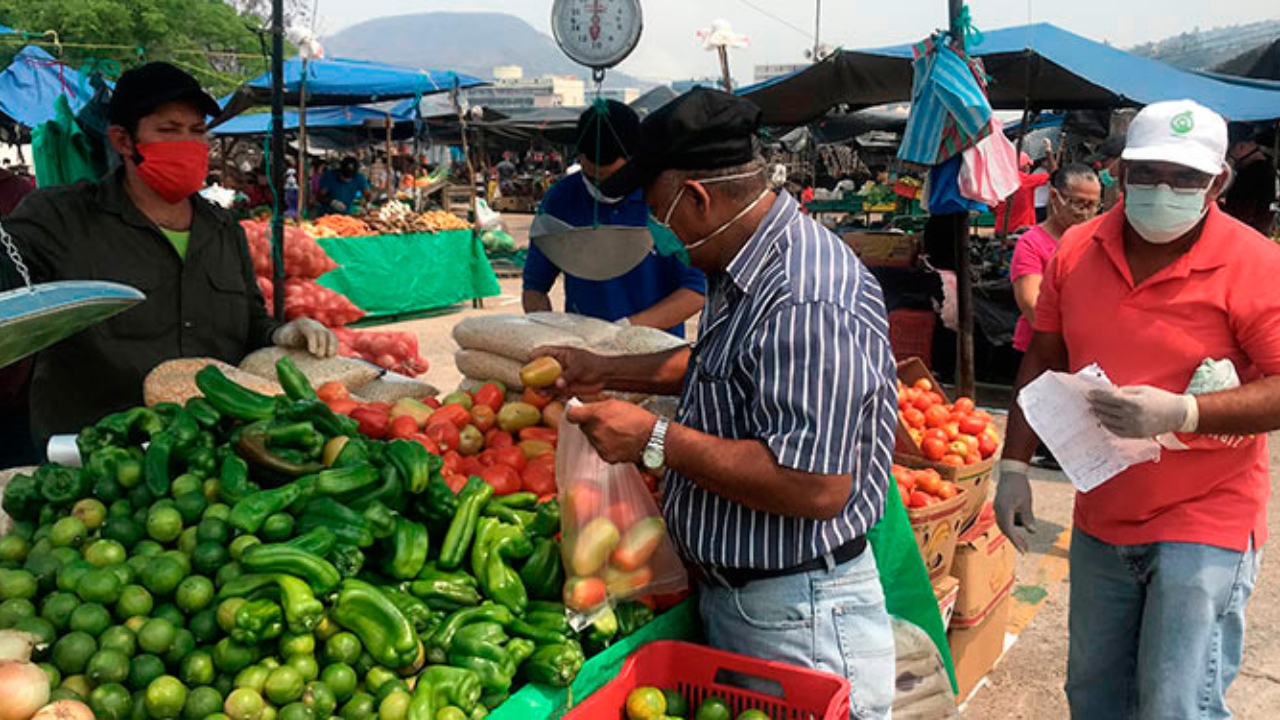 Imagen de Congelan precio de 28 productos de la canasta básica por un mes en Honduras
