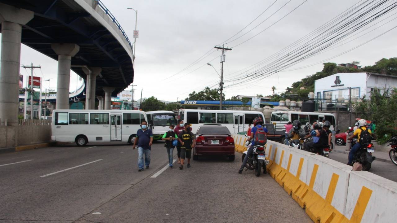 Transportistas hondureños confirman paro para este viernes en Tegucigalpa Imagen de Transportistas hondureños confirman paro para este viernes en Tegucigalpa