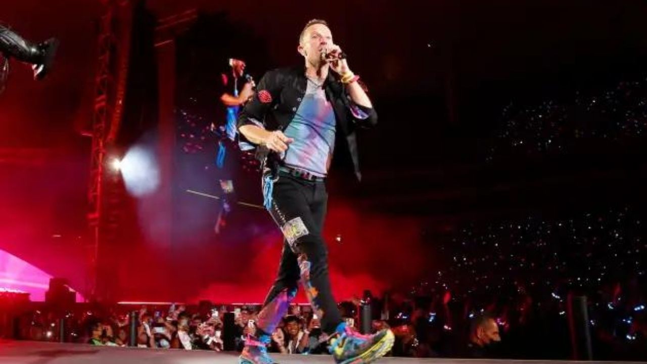 Vocalista de Coldplay interpreta 'Amor eterno' durante concierto en México Imagen de Vocalista de Coldplay interpreta 'Amor eterno' durante concierto en México