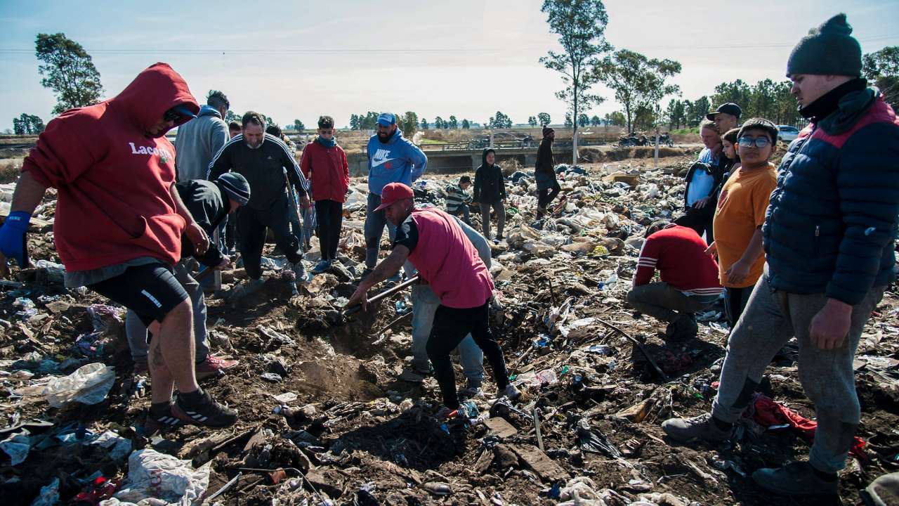 Encuentran un tesoro con dólares en un basurero de Argentina Imagen de Encuentran un tesoro con dólares en un basurero de Argentina