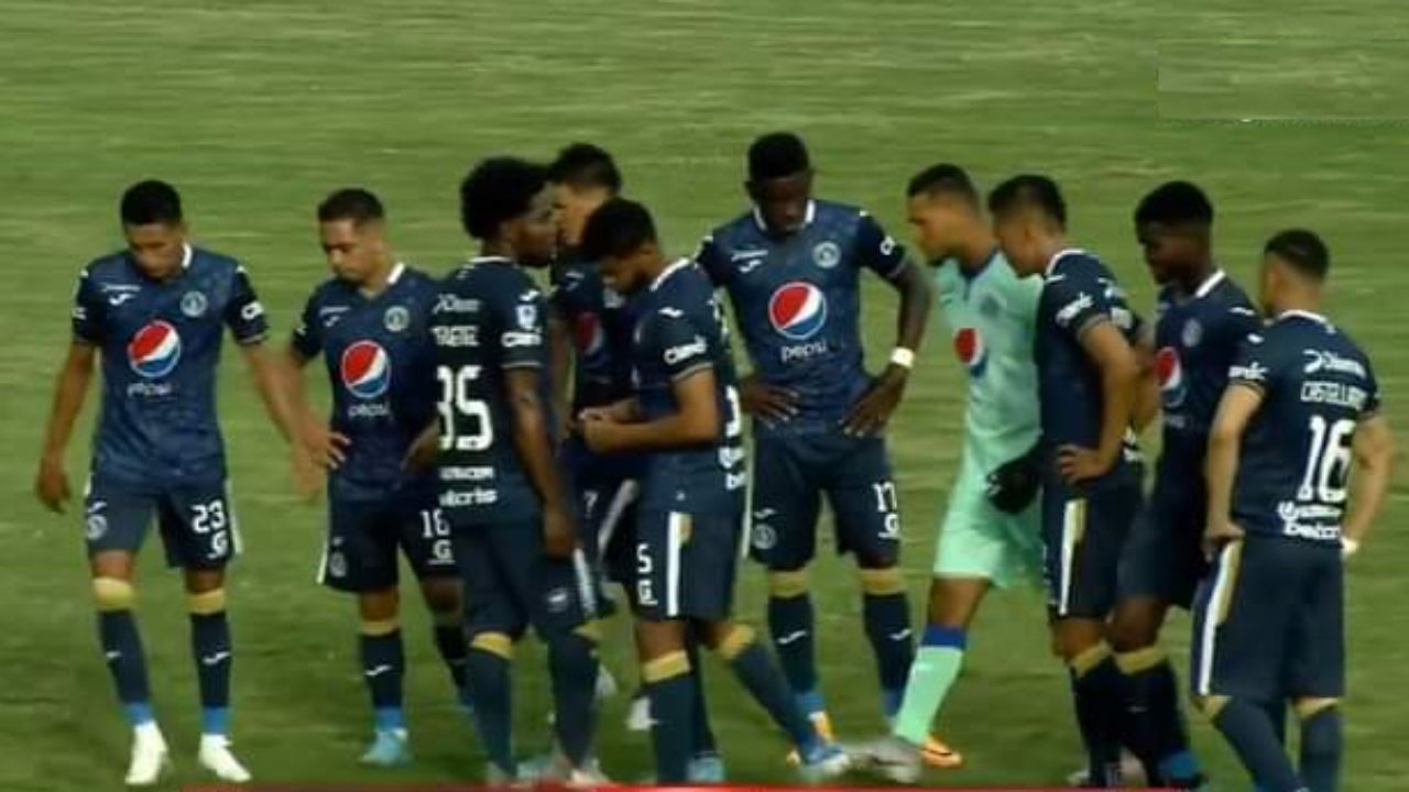 ¡Vuelo azul! Motagua comienza con goleada la defensa del título en el Apertura hondureño Imagen de ¡Vuelo azul! Motagua comienza con goleada la defensa del título en el Apertura hondureño