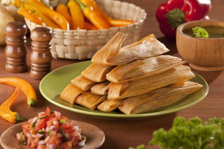 Las montucas son envueltas en hojas de la mazorca de maíz. Foto: Comida de Honduras