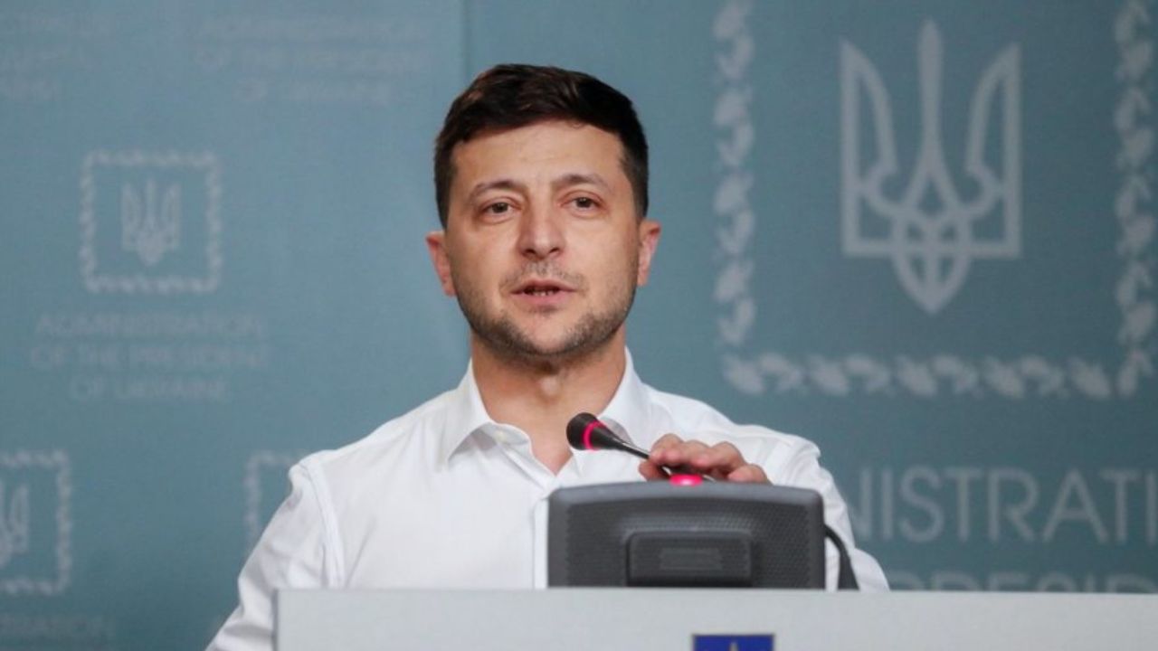 Imagen de Zelenski amenaza con romper diálogo si Rusia enjuicia a ucranianos cautivos