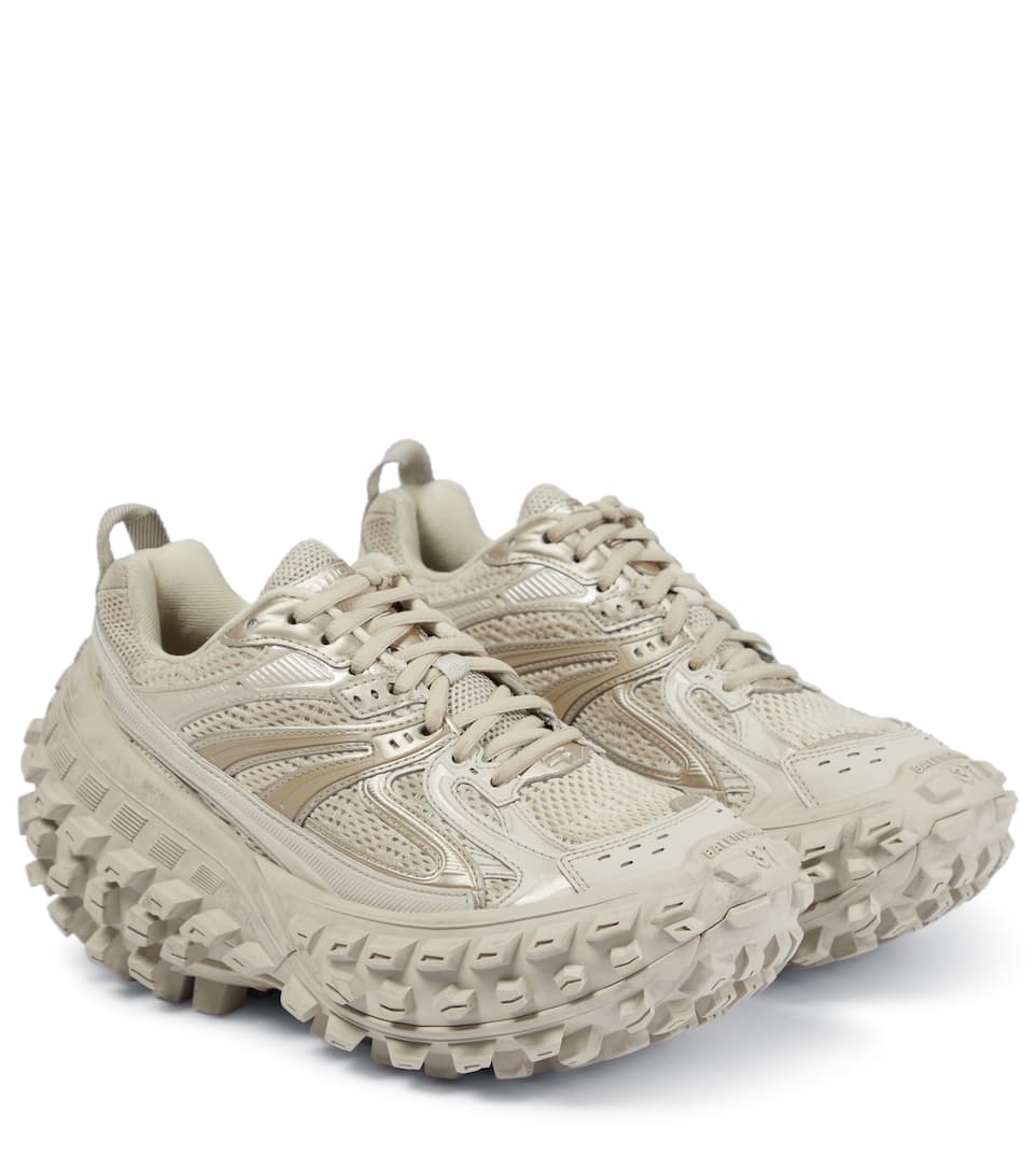Los Balenciaga defender son más aceptados, sin embargo sí han generado burlas en redes sociales. Foto: Balenciaga