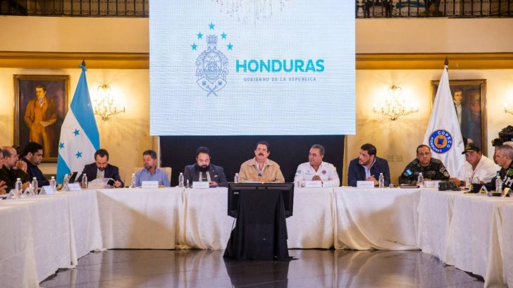 Sinager Llueven críticas a Mel Zelaya por dirigir reunión del Sinager ante ...