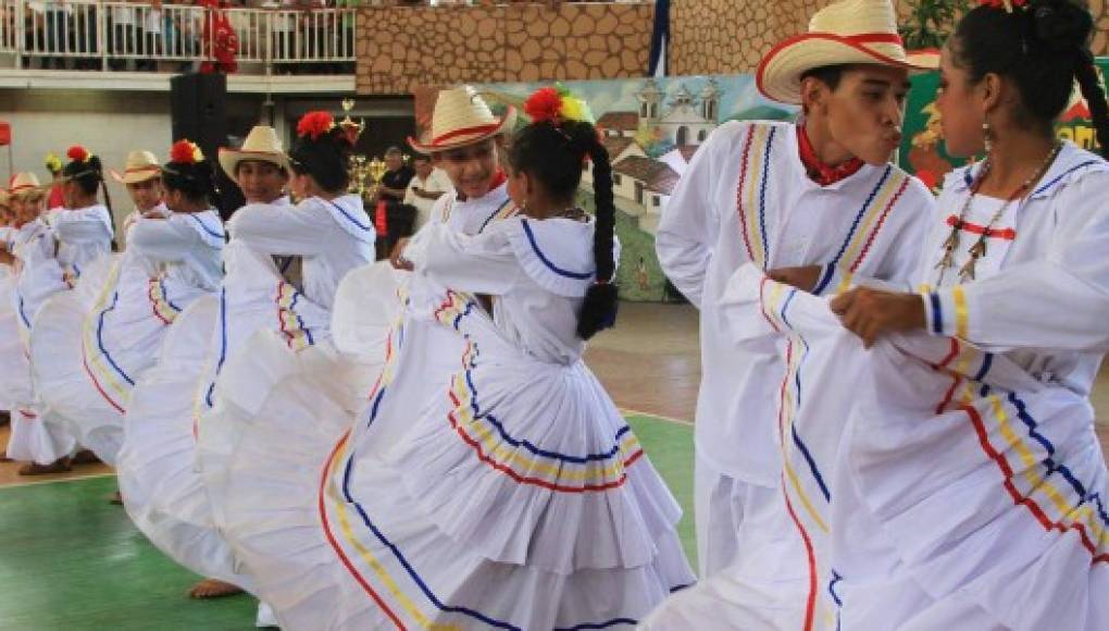 La canción de La Tusa, es una melodía folclórica de Honduras que habla de la hoja que envuelve el maíz. Foto: La Prensa