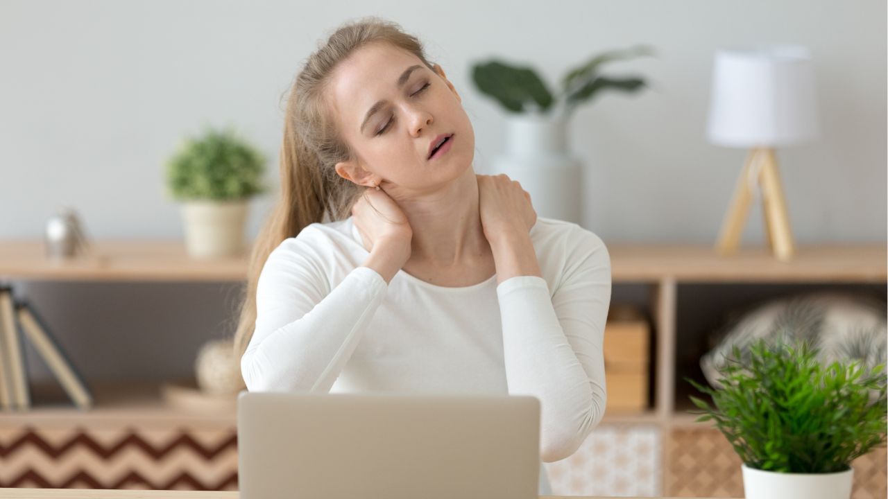 Imagen de ¿Dolor de espalda en tu trabajo? Realiza estos ejercicios para aliviarlo
