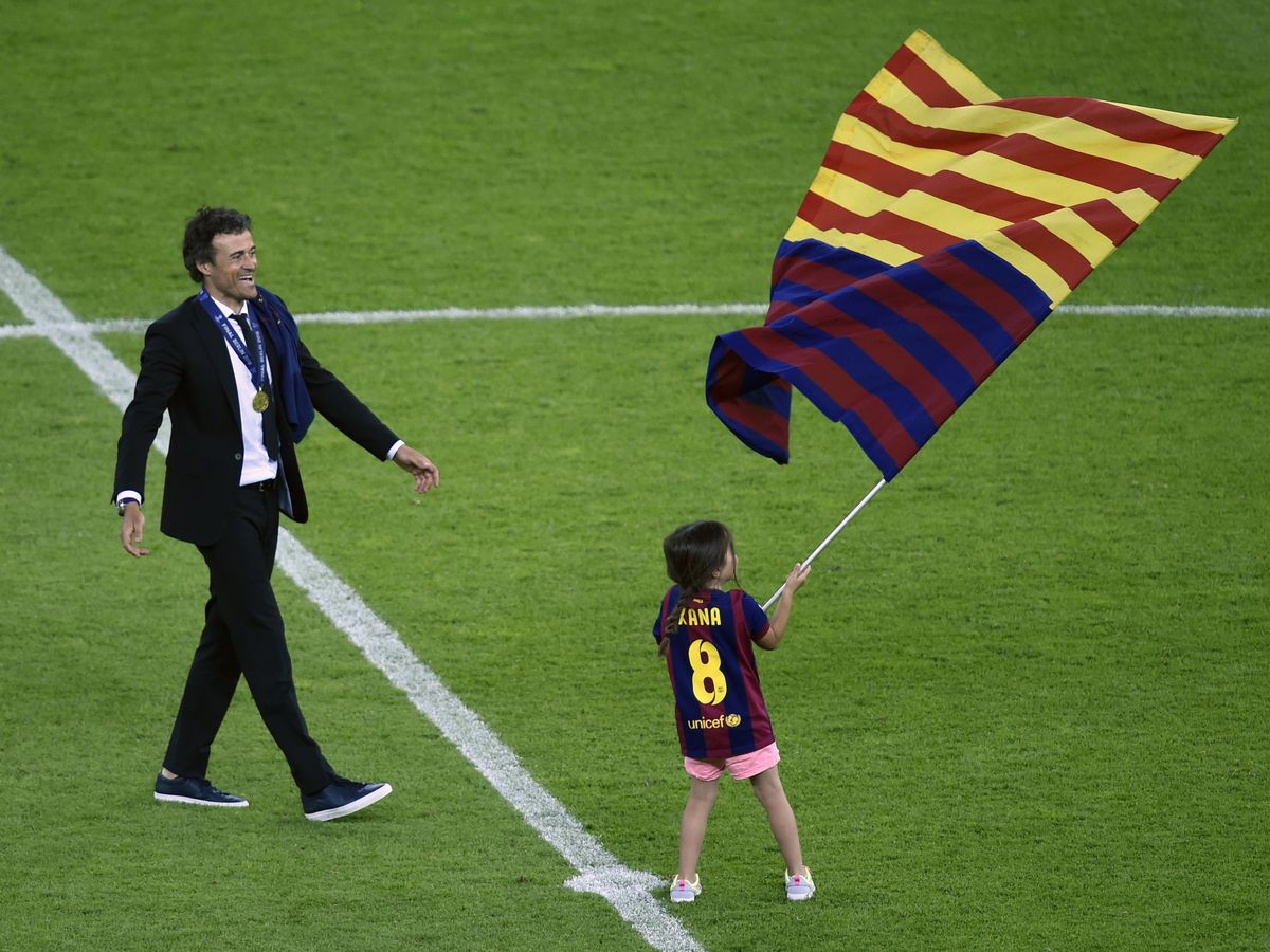 Luis Enrique y Xana Martínez al finalizar partido del Barcelona. Foto: Liverpool Echo