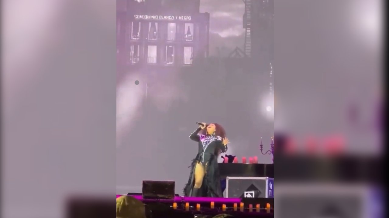 Cesia Sáenz abre concierto de Ricardo Arjona y público enloquece Imagen de Cesia Sáenz abre concierto de Ricardo Arjona y público enloquece