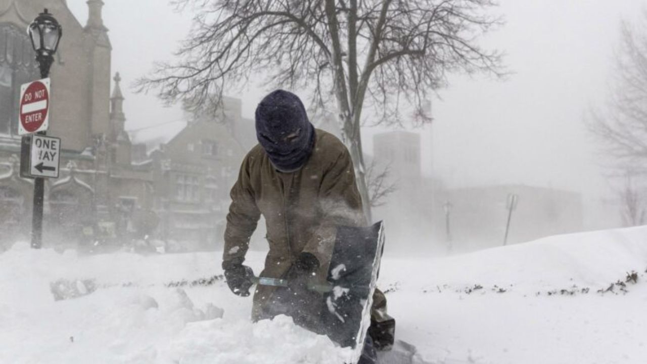 Tormenta invernal Nueva York 2022, los desastres que ha causado Elliot hasta el momento en Buffalo, Estados Unidos Imagen de Tormenta invernal Nueva York 2022, los desastres que ha causado Elliot hasta el momento en Buffalo, Estados Unidos