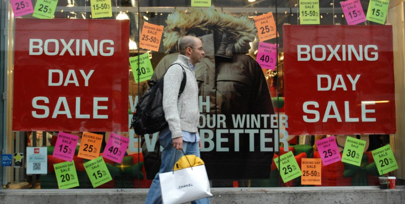 Las tiendas ofrecen descuentos altos en Boxing Day. Foto: Daily Hive