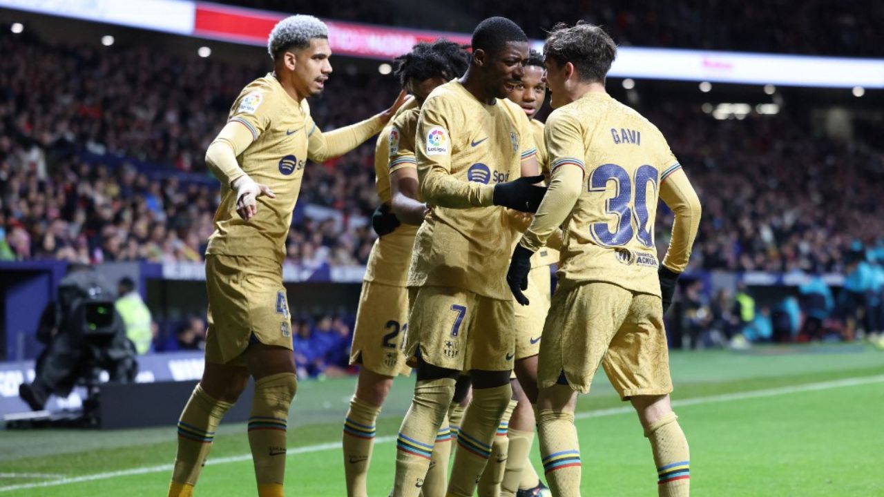 El Barcelona vence al Atlético y se distancia del Real Madrid