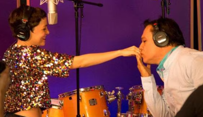 Natalia Lafourcade hizo la canción "Ya no vivo por vivir" junto a Juan Gabriel. Foto: YouTube
