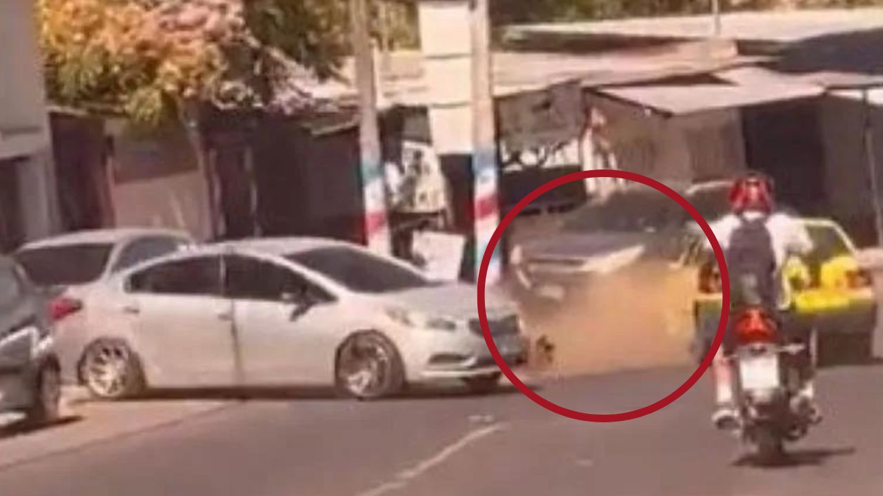 Imagen de ‘Le dio, le dio’: Taxista a exceso de velocidad causa fatal accidente; todo quedó grabado en video