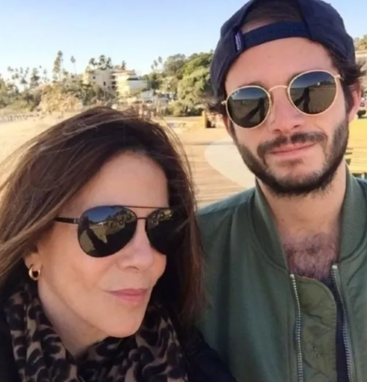 Maximiliano aparecía ocasionalmente en el Instagram de su madre. Foto: Redes Sociales