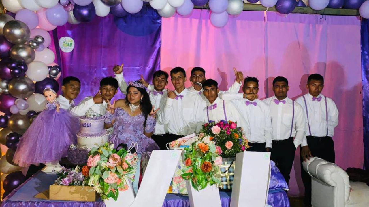 Fotos: Loli Mazariegos agradece por convertirse en la 'Rubí hondureña' Imagen de Fotos: Loli Mazariegos agradece por convertirse en la 'Rubí hondureña'