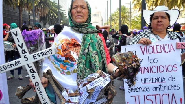 En México muchas mujeres reclaman la violencia que sufren. Foto: BBC