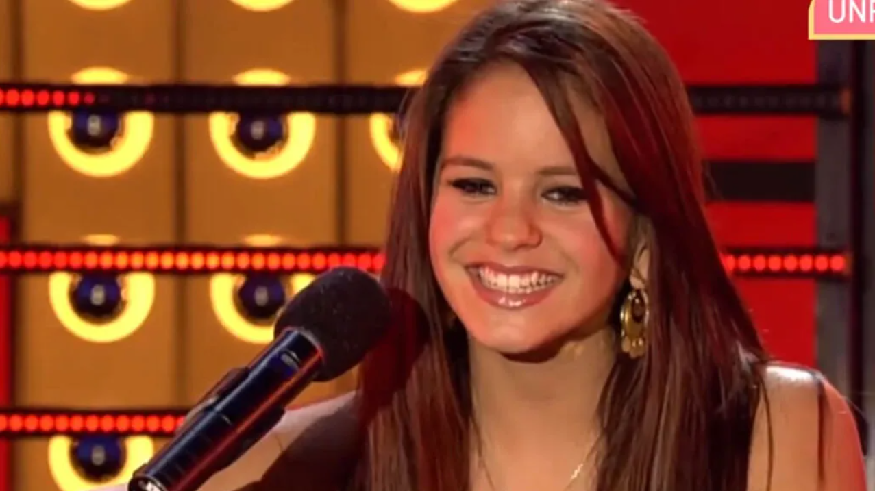 Rosalía en su primera interpretación en televisión en vivo. Foto: Yass