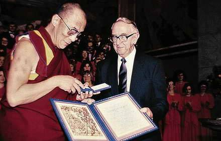 Dalái Lama recibió el Premio Nobel de la Paz en 1989. Foto: Efemérides