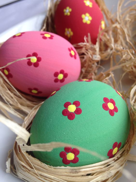 Para pintar detalles, es necesario utilizar un pincel fino. Foto: Pinterest