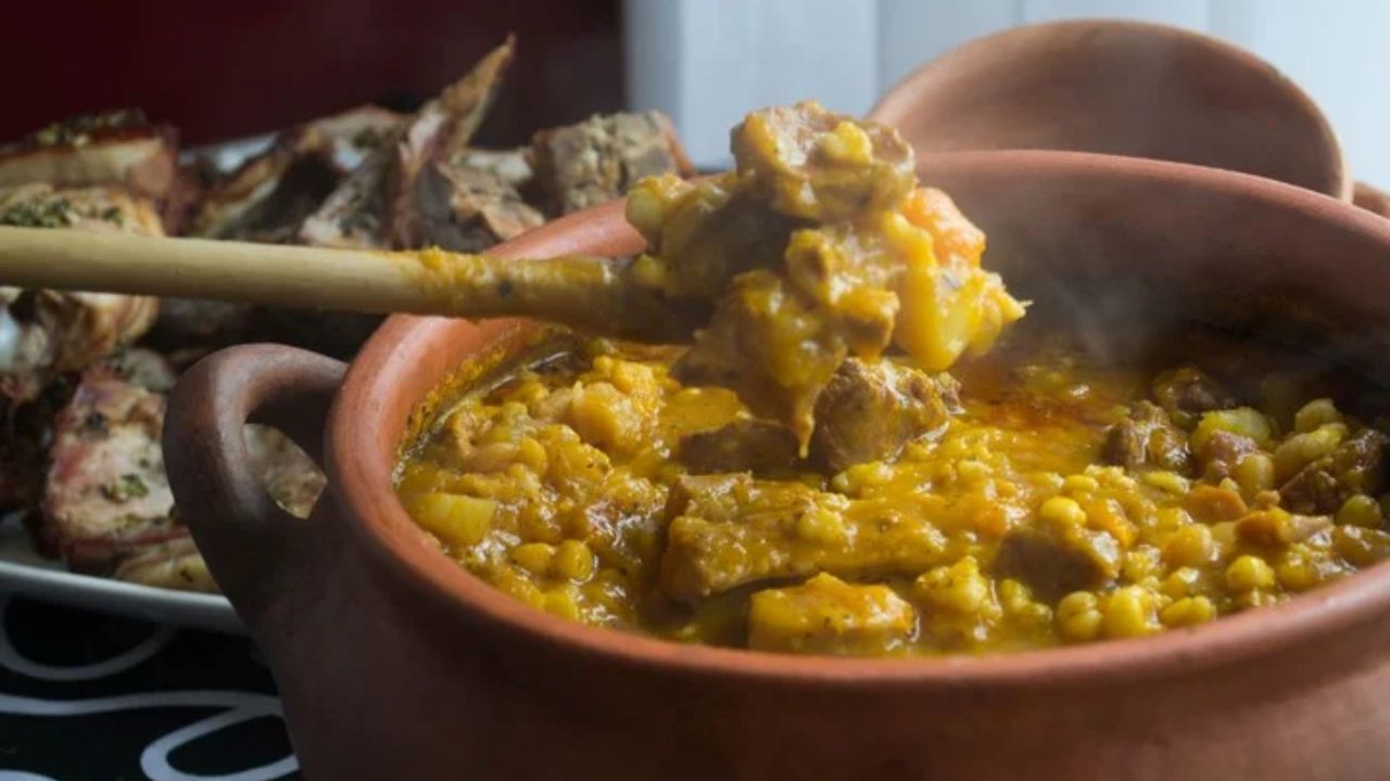 El locro es parte de la identidad argentina y tiene origen prehispánico. Foto: Shutterstock 