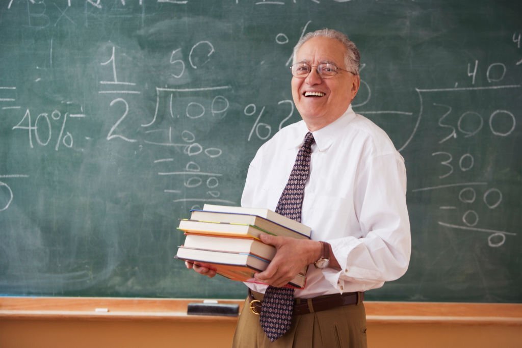 En muchos países los maestros jubilados protestan por sus pensiones. Foto: Current School News
