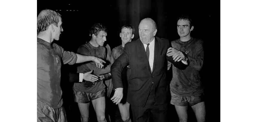 Matt Busby junto a sus colabores en la final en Londres de 1968. Cortesía: Manchester United.