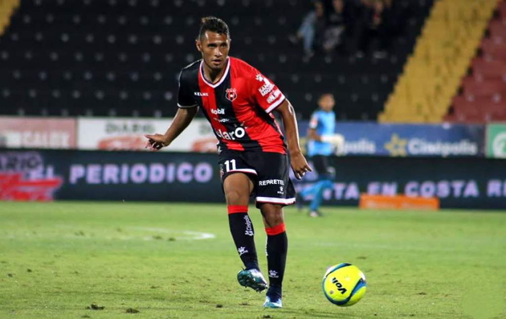 El último club del volante hondureño ha sido el Alajuelense de Costa Rica. Foto: Legión Catracha