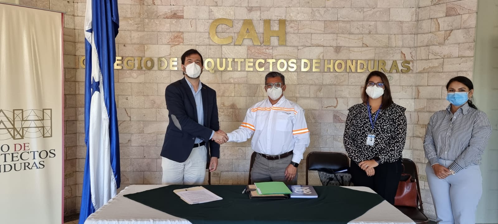 El CAH se encarga de determinar el salario que deben ganar los arquitectos en el país. Foto: Sherwin Williams