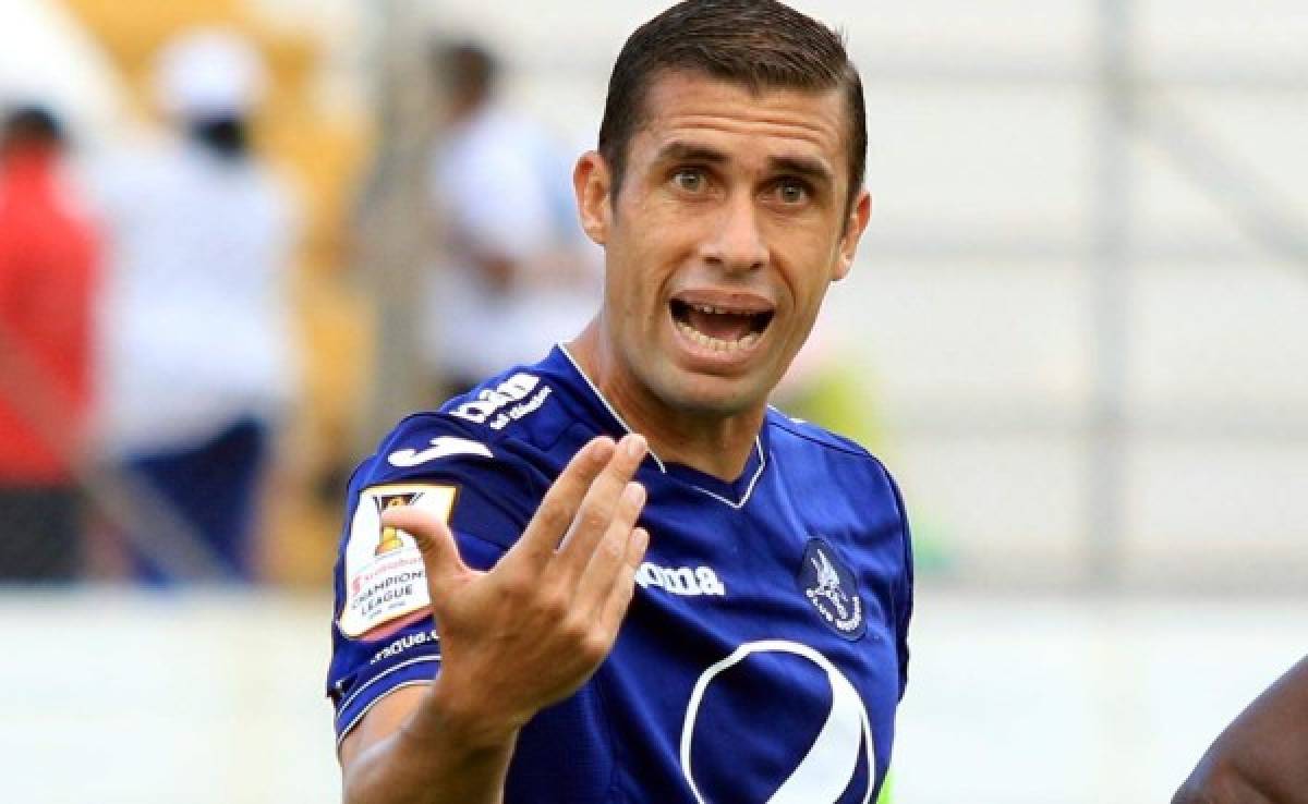 El ex defensor hizo tanto su debut como su retiro en Motagua. Foto: Grupo OPSA