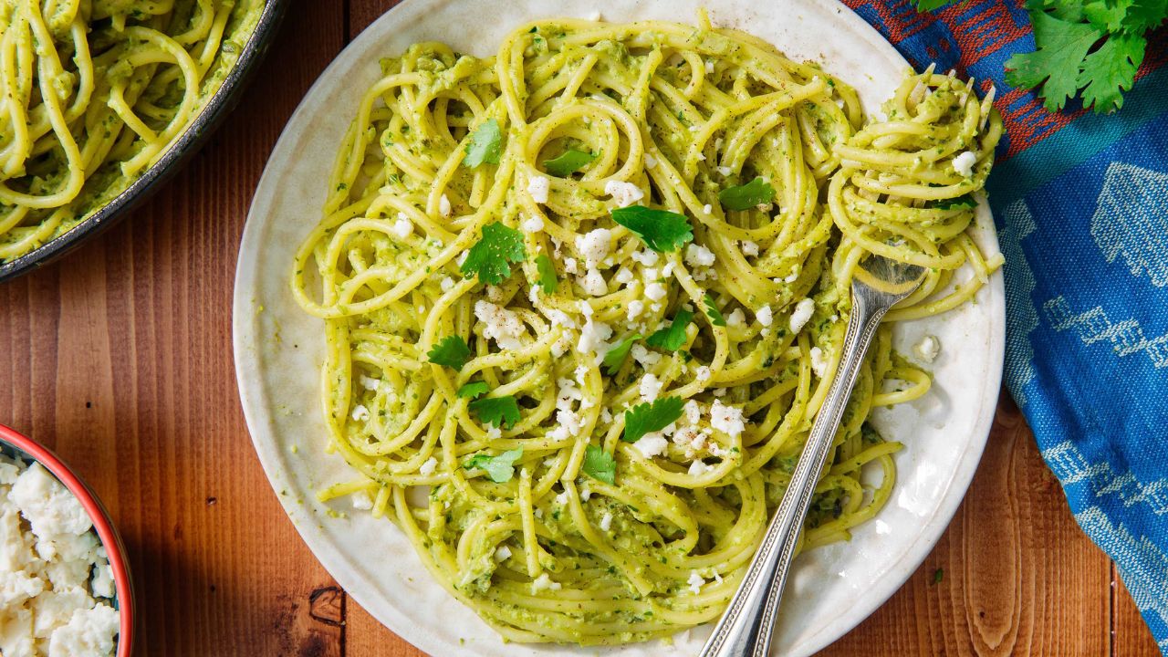 Imagen de Receta de espagueti verde con queso 'philadelphia', aprende a preparar este platillo